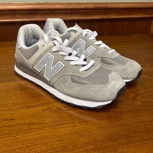 J Crew New Balance® 574 women's sneakers
Item BJ833